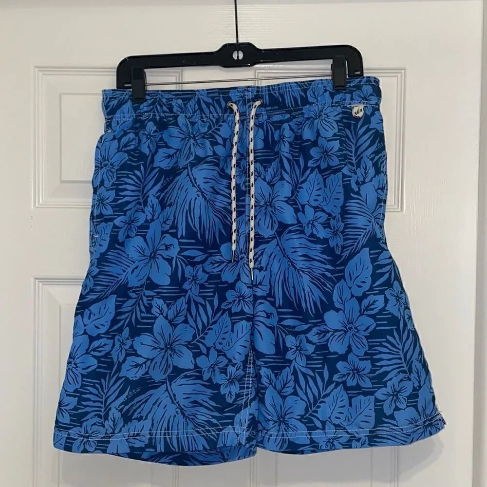 ✨Lands’ End Blue Tropical swim trunks